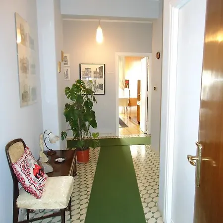 Downtown Deluxe Panzió 4*