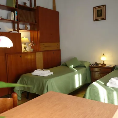 Bed & Breakfast Downtown Deluxe 4*