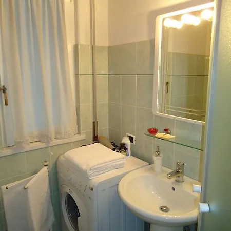Downtown Deluxe Bed & Breakfast Rom